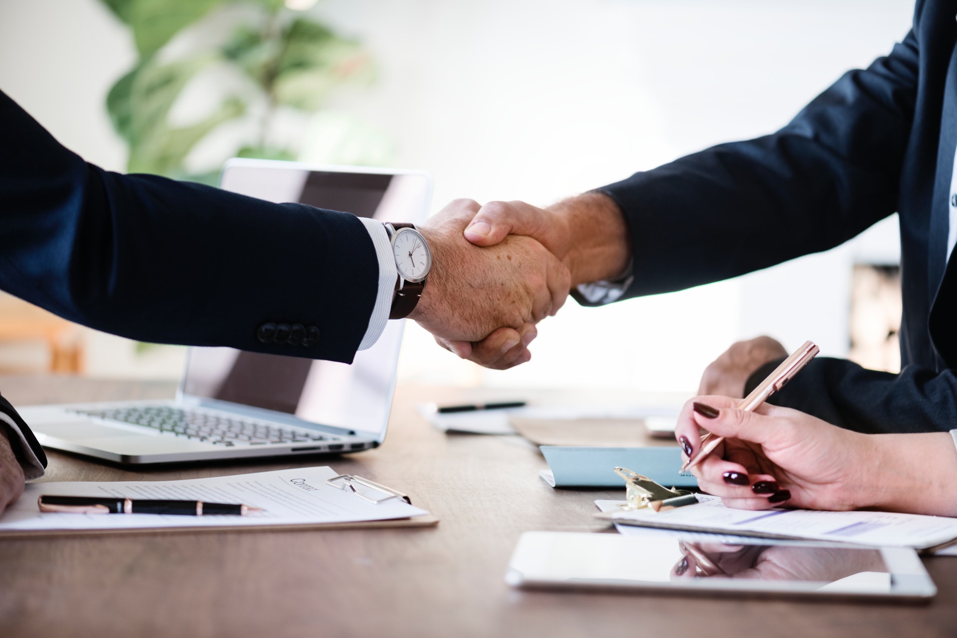 businessmen-collaboration-cooperation
